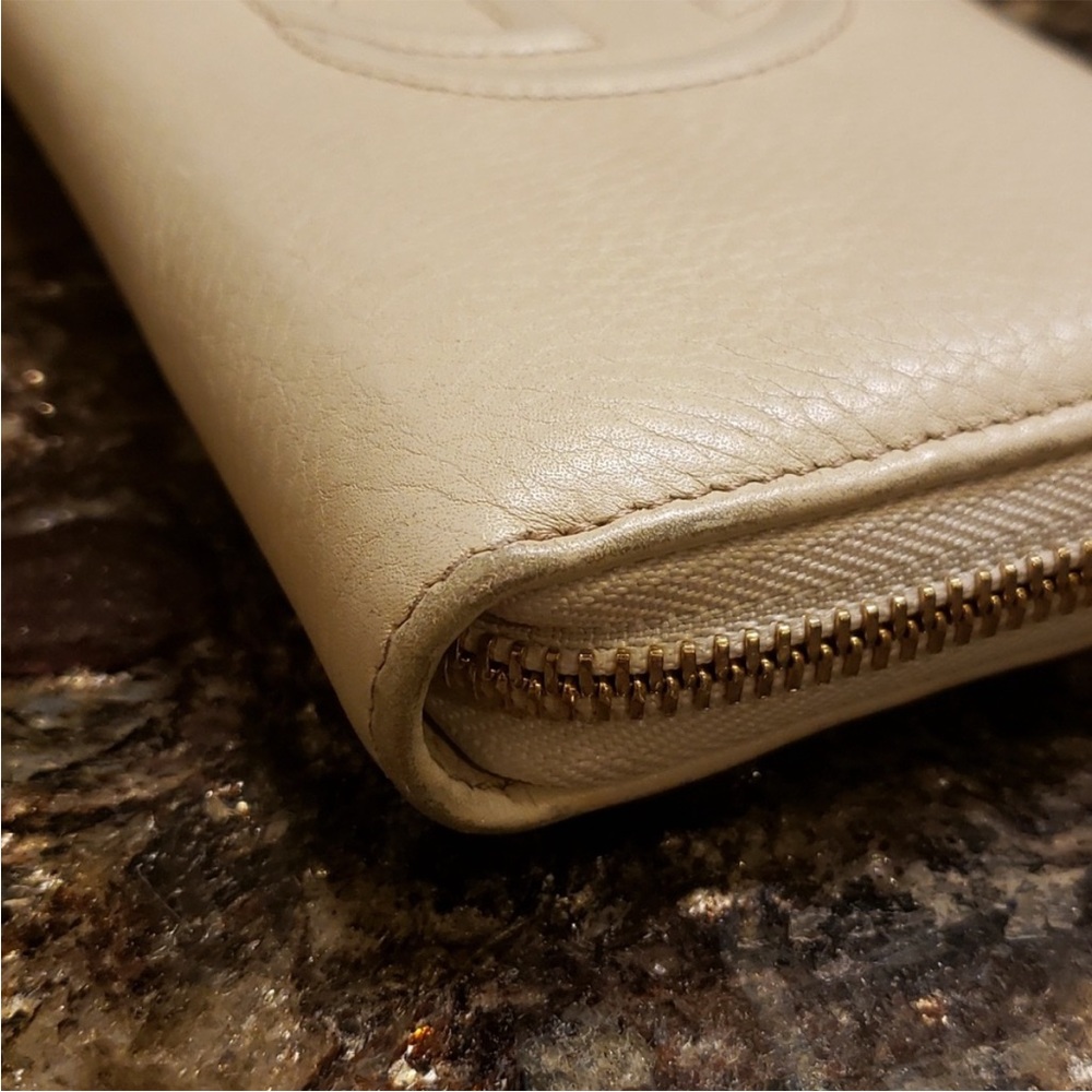 Elegant Cream Leather Wallet - Picture 11 of 16